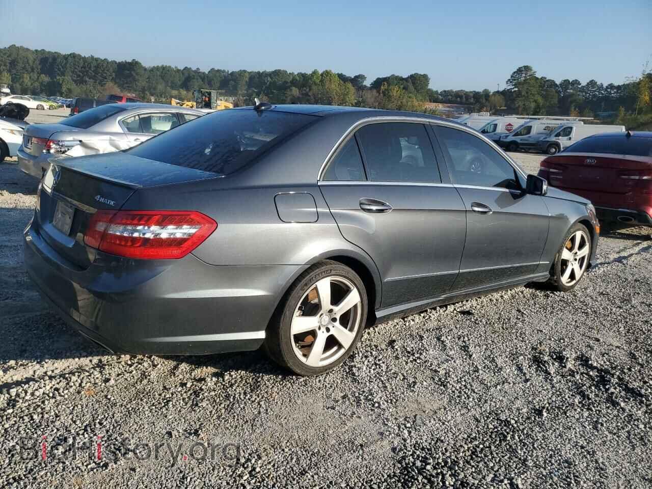 2011 MERCEDES-BENZ E-CLASS - VIN: WDDHF8HB1BA330190 - Фото 3