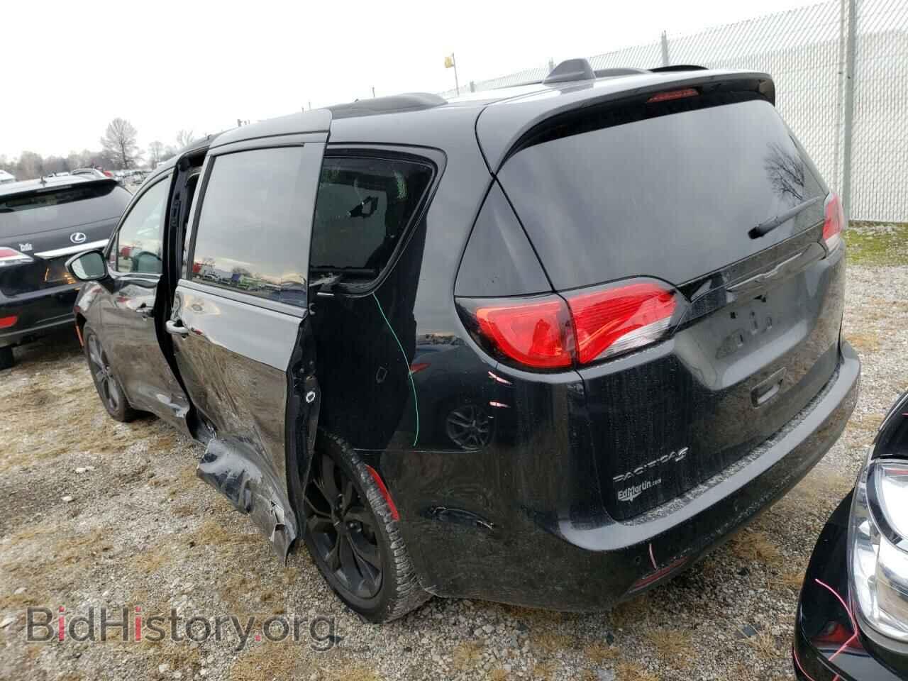 2018 CHRYSLER PACIFICA - VIN: 2C4RC1EG2JR165131 - Photo 2