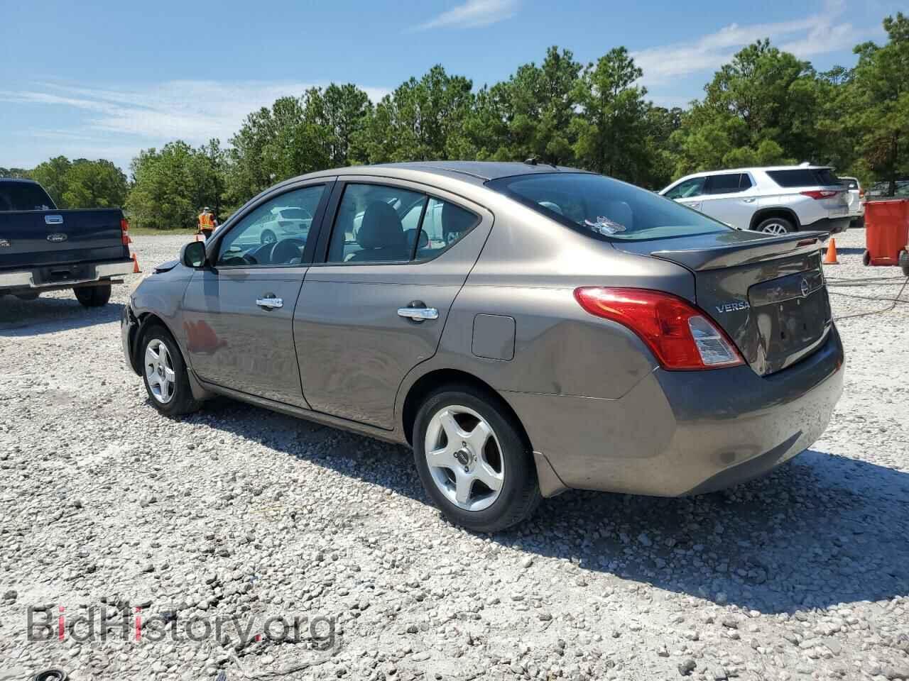 2013 NISSAN VERSA - VIN: 3N1CN7AP1DL853022 - Фото 2
