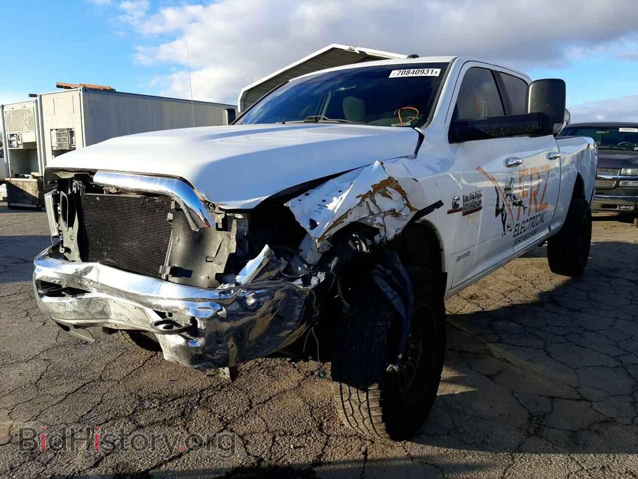 2016 RAM 2500 - VIN: 3C6UR5DL4GG204256 - Фото 2
