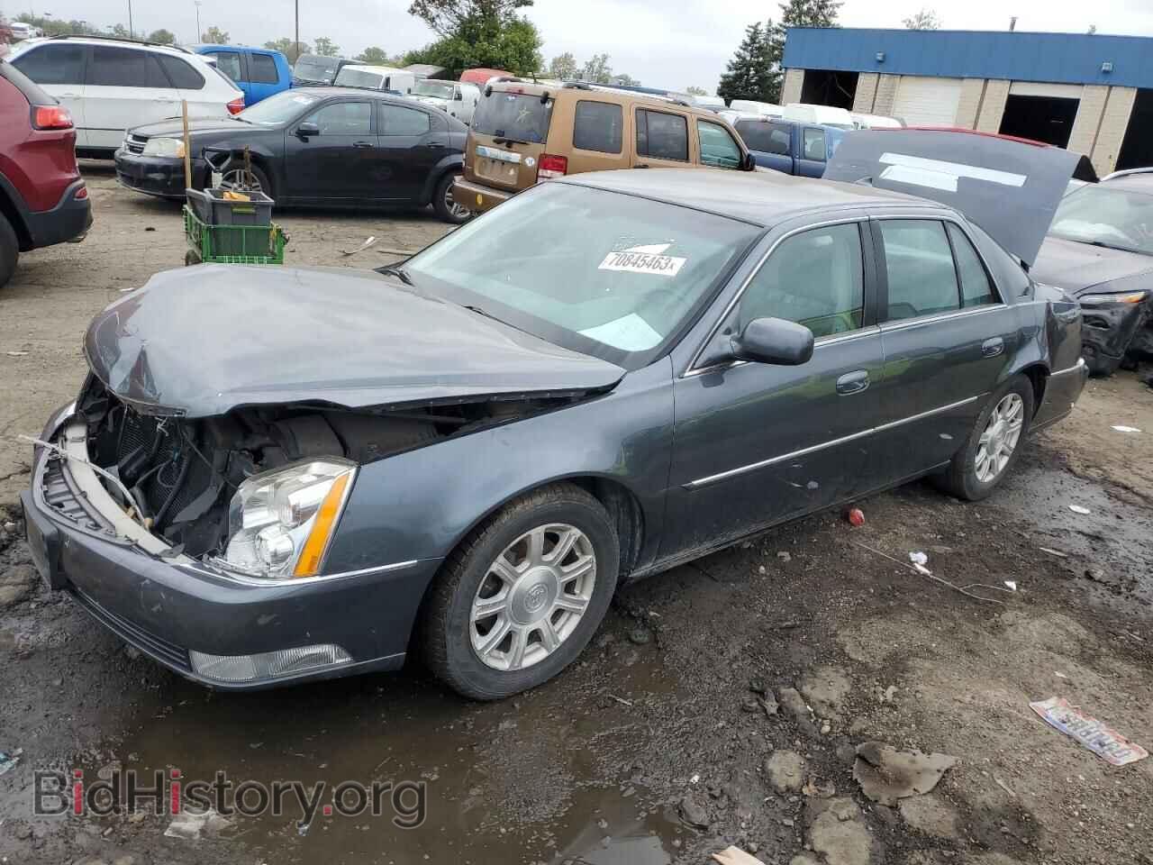 Photo 1G6KA5E60BU102879 - CADILLAC DTS 2011