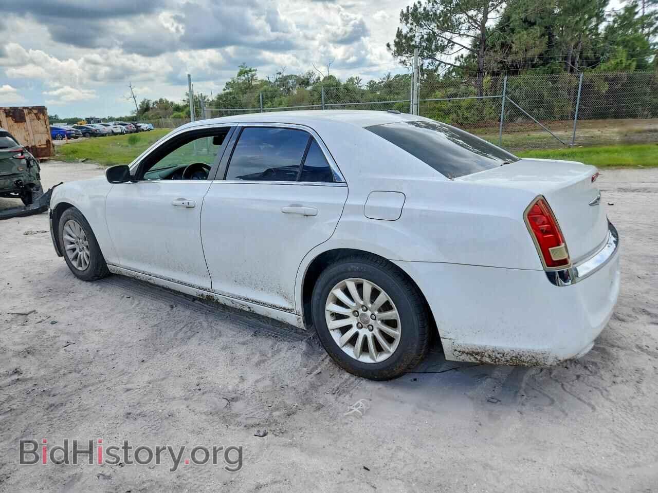 2013 CHRYSLER 300 - VIN: 2C3CCAAG0DH588901 - Photo 2