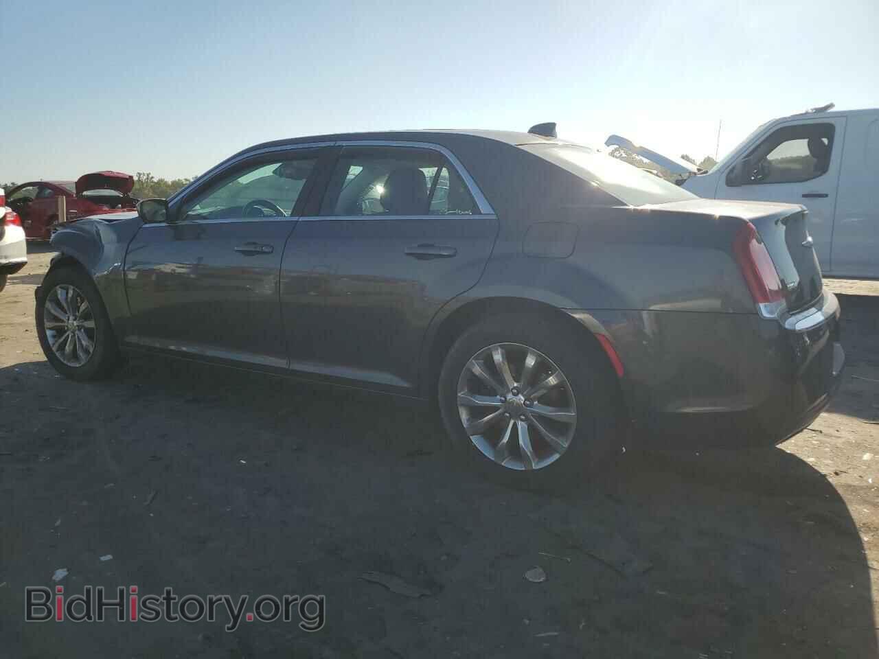 2016 CHRYSLER 300 - VIN: 2C3CCARG7GH136341 - Фото 2