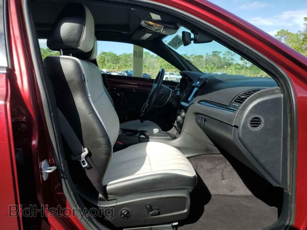 2018 CHRYSLER 300 - VIN: 2C3CCABG0JH190095 - Фото 7
