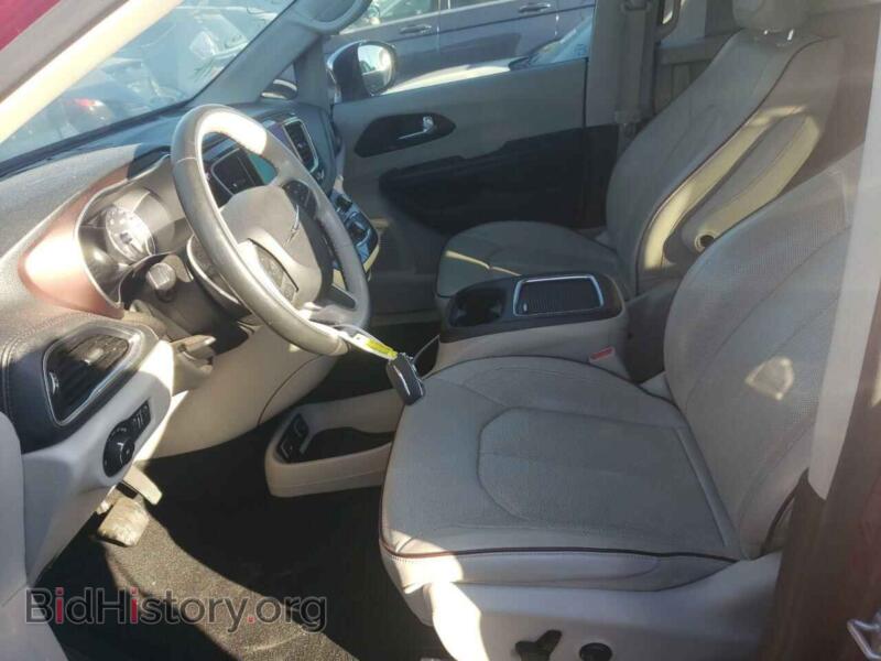 2020 Chrysler PACIFICA (VIN 2C4RC1GG8LR184346) — photo 7 of 13