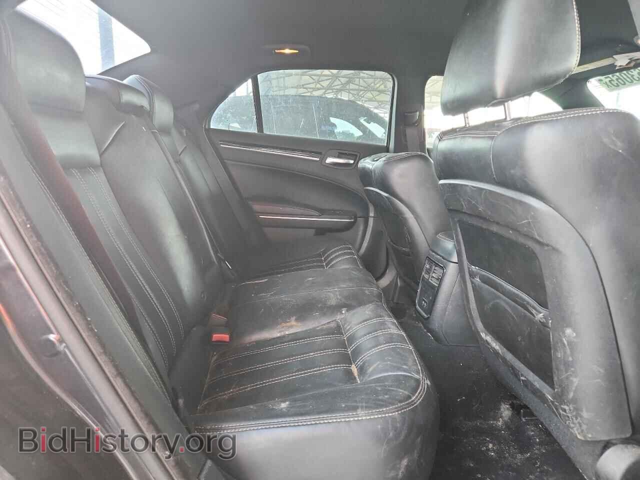 2019 CHRYSLER 300 - VIN: 2C3CCABGXKH555495 - Фото 10
