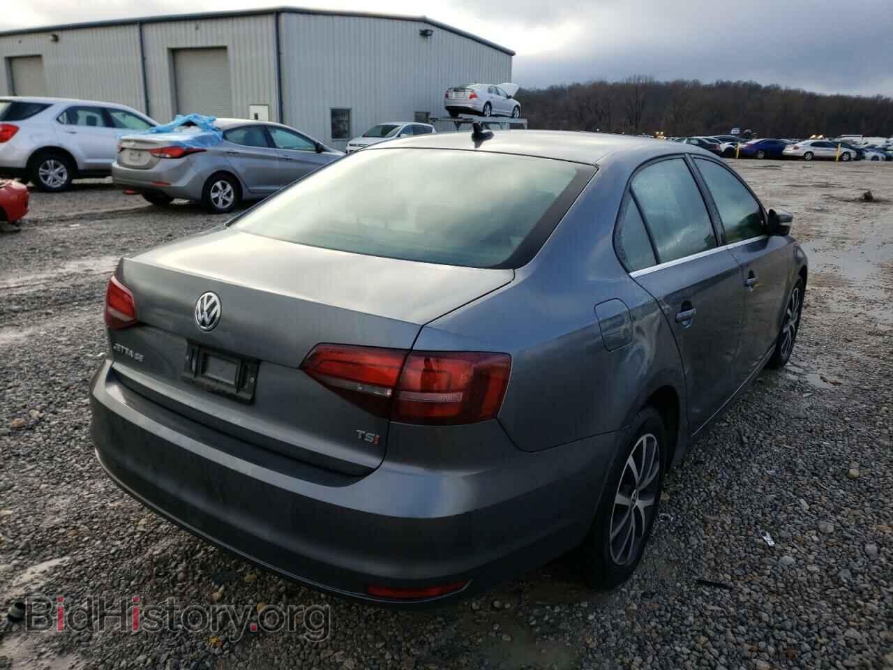 2017 VOLKSWAGEN JETTA - VIN: 3VWDB7AJ5HM352296 - Photo 4