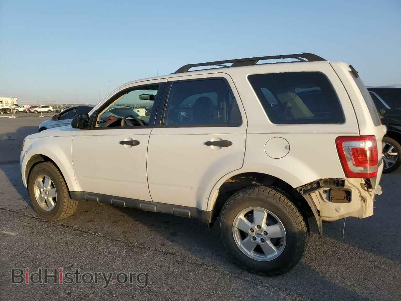 2011 FORD ESCAPE - VIN: 1FMCU0C72BKC65502 - Фото 2