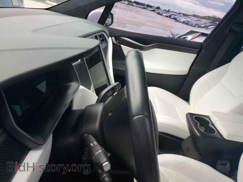 2018 Tesla MODEL X (VIN 5YJXCDE29JF087147) — photo 8 of 13