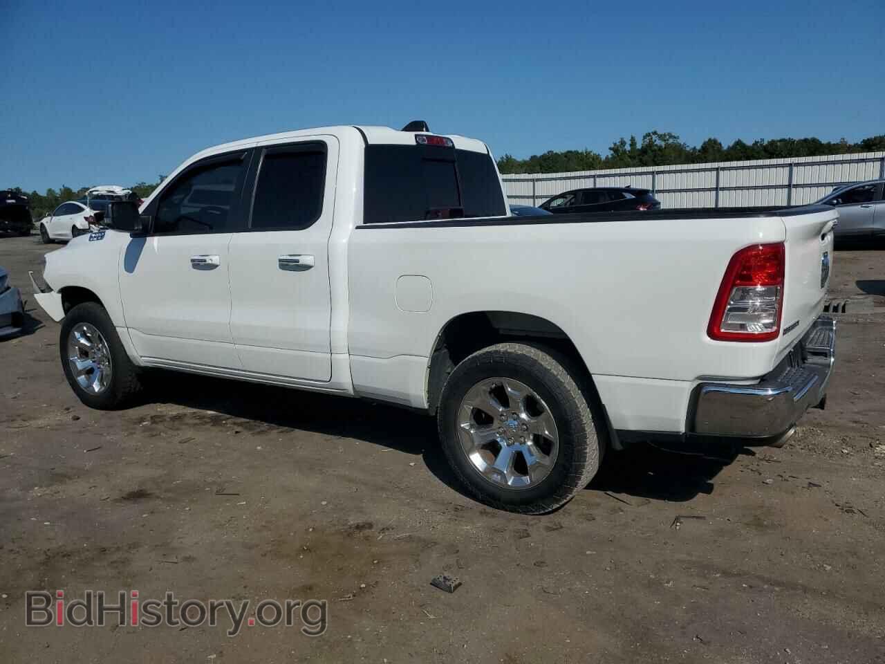 2020 RAM 1500 - VIN: 1C6SRFBT7LN266221 - Фото 2