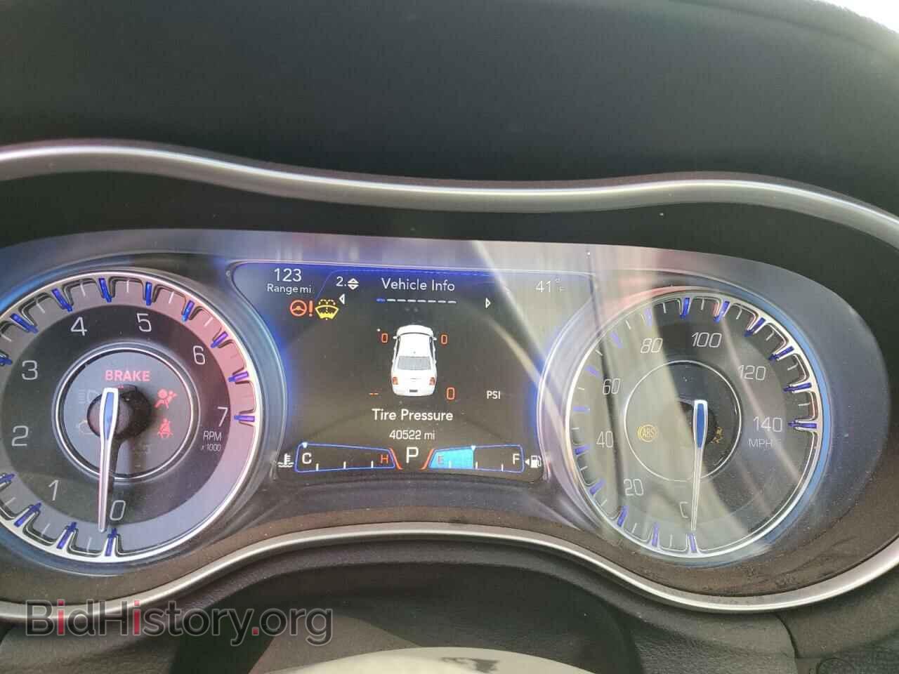 2017 CHRYSLER 300 - VIN: 2C3CCARG9HH637541 - Фото 9