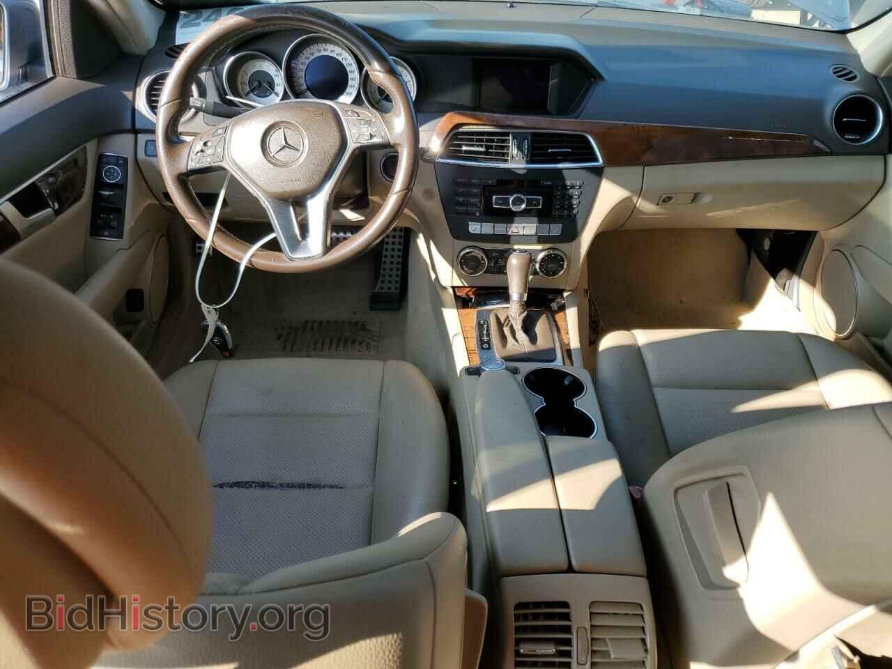 2012 MERCEDES-BENZ C-CLASS - VIN: WDDGF4HB2CA720947 - Фото 8