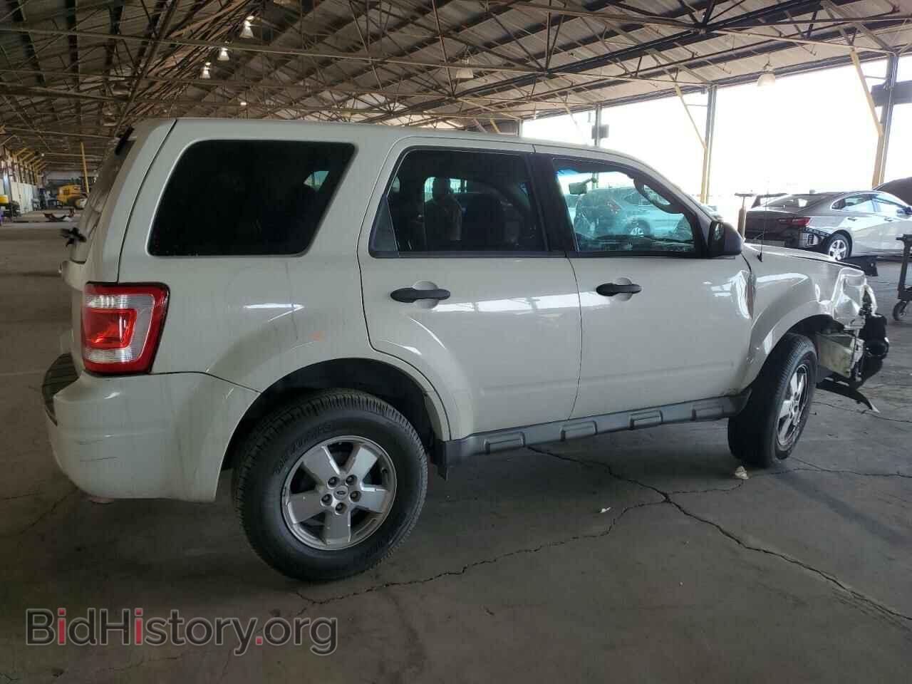 2010 FORD ESCAPE - VIN: 1FMCU0C71AKA86687 - Фото 3