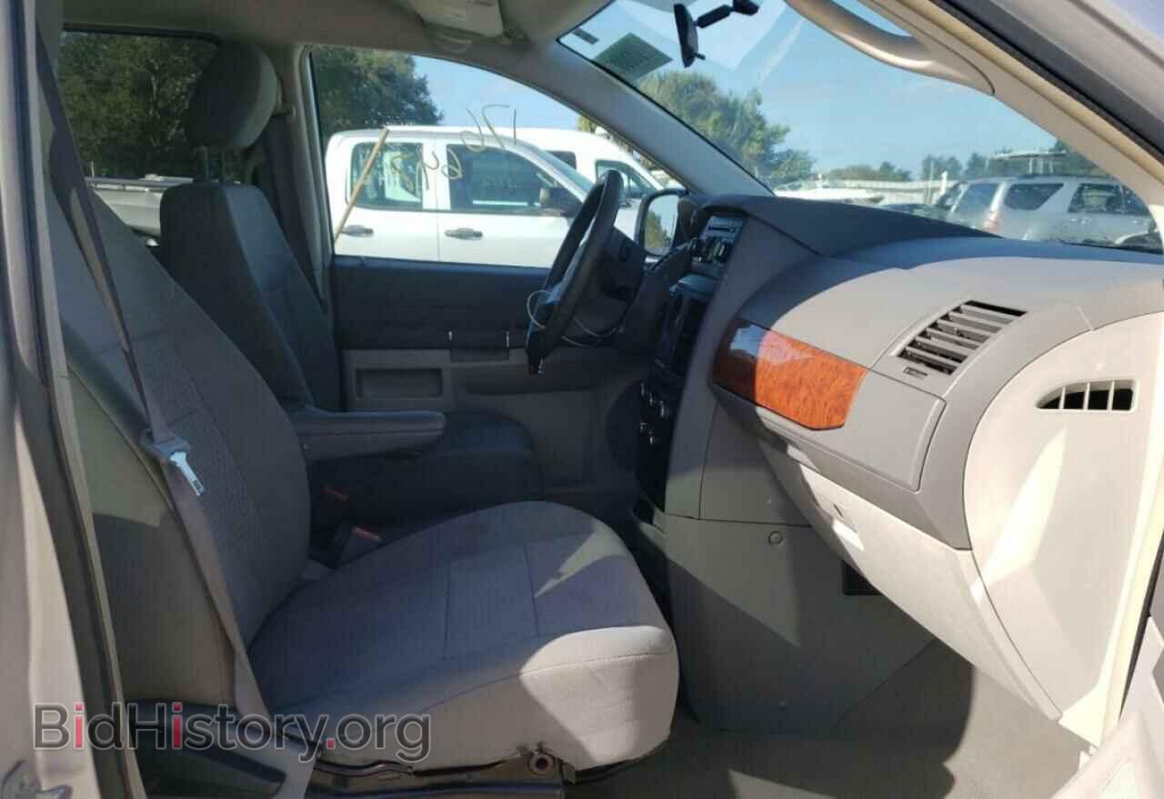 2008 CHRYSLER MINIVAN - VIN: 2A8HR44H88R121529 - Фото 5