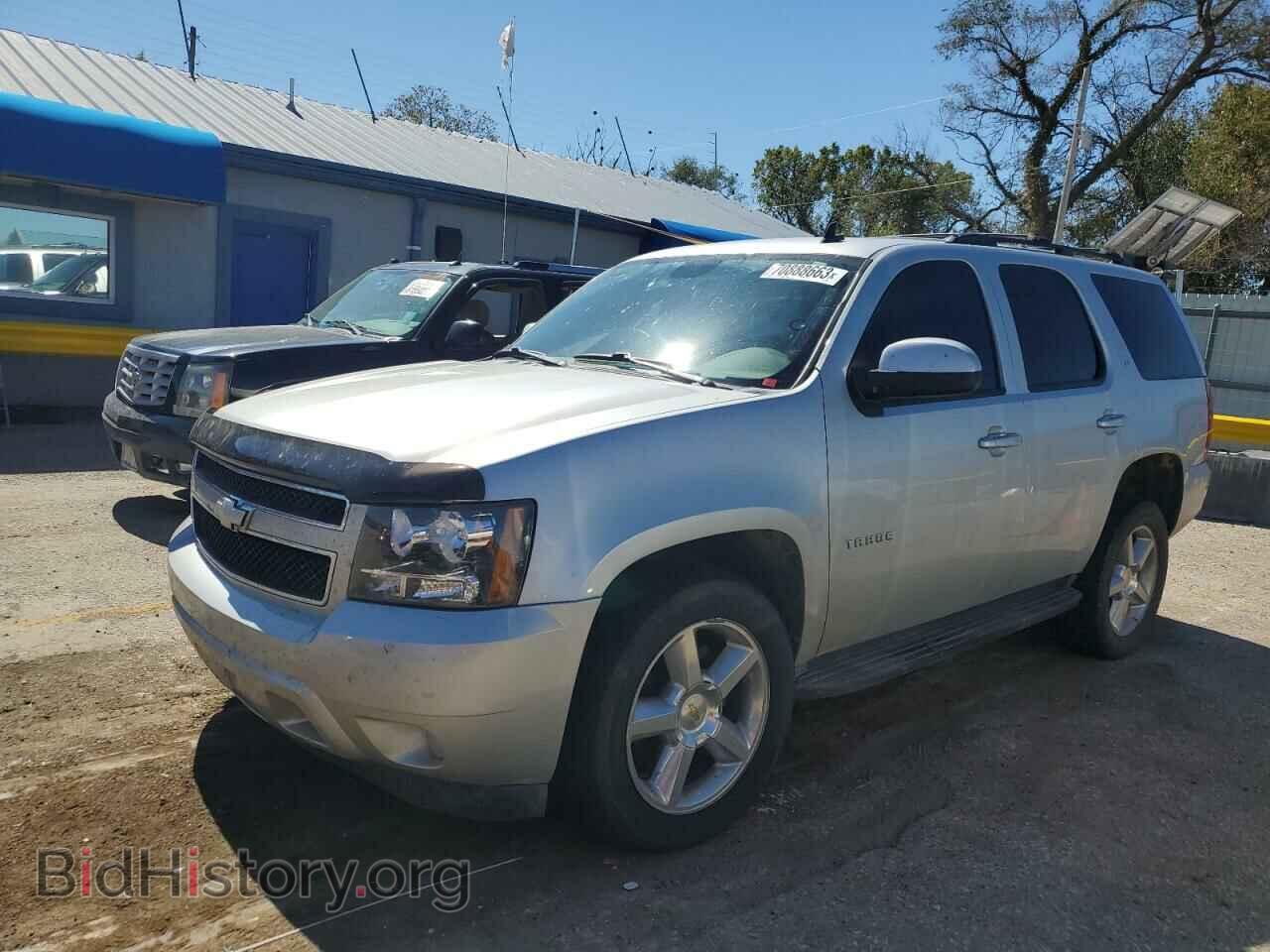 Фотография 1GNUKBE08AR262000 - CHEVROLET TAHOE 2010