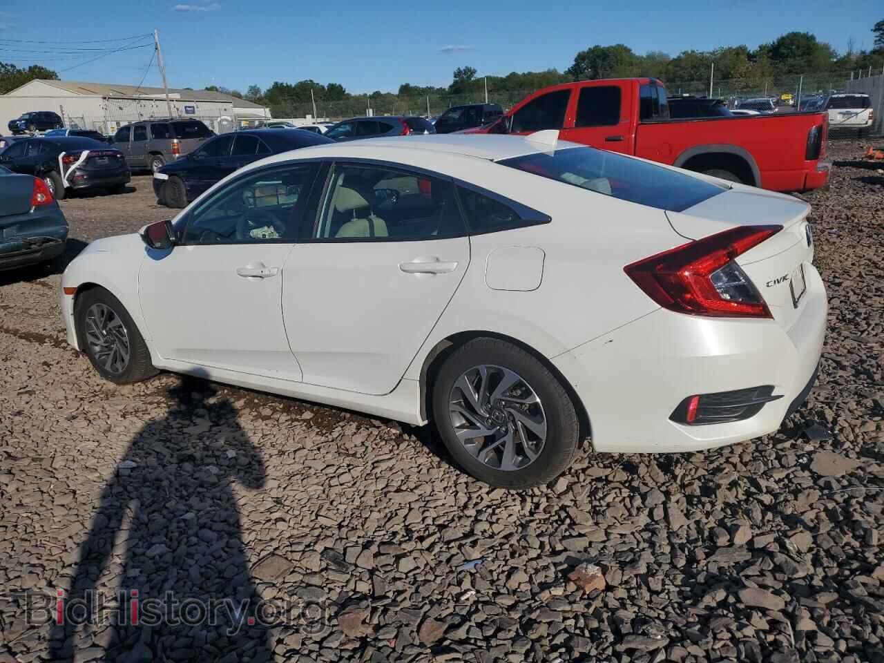 2018 HONDA CIVIC - VIN: 2HGFC2F74JH519875 - Фото 2