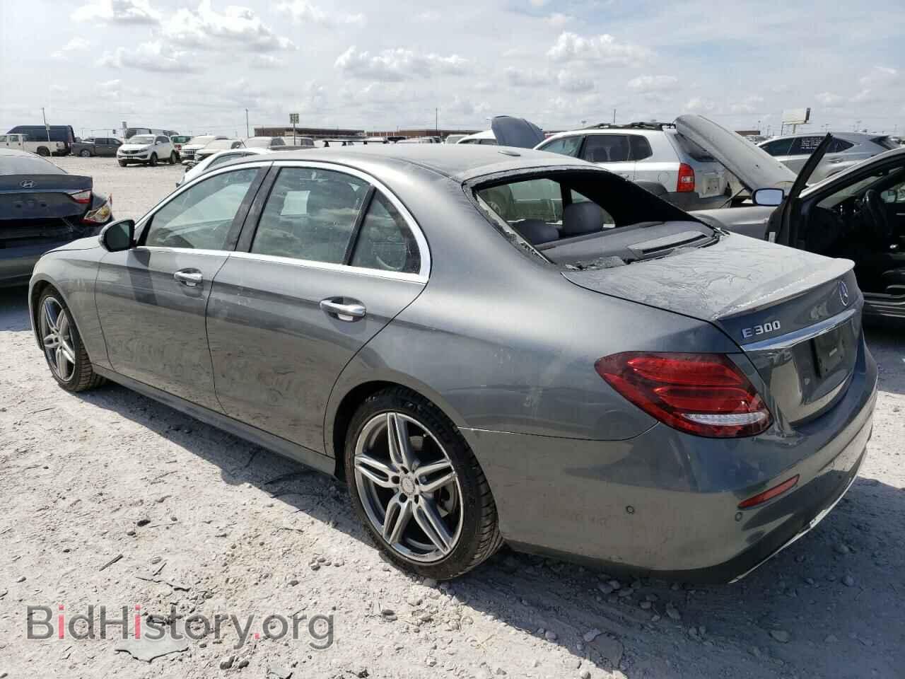 2017 MERCEDES-BENZ E-CLASS - VIN: WDDZF4JB8HA189943 - Фото 2