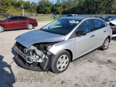 2017 Ford FOCUS S, серебристый — VIN 1FADP3E25HL335442, Copart