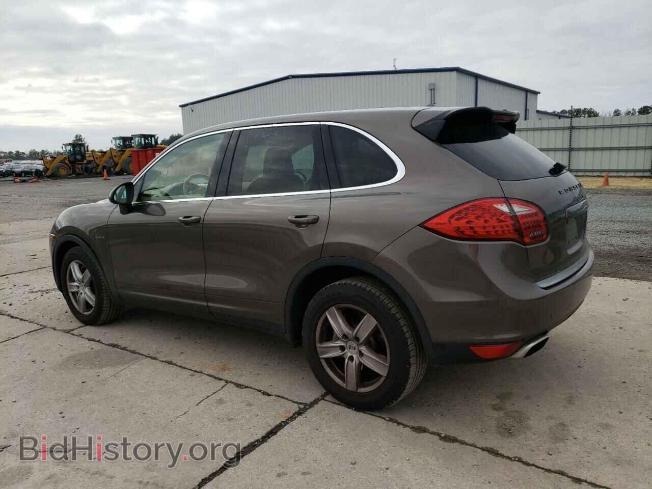 2011 PORSCHE CAYENNE - VIN: WP1AE2A20BLA91630 - Фото 2