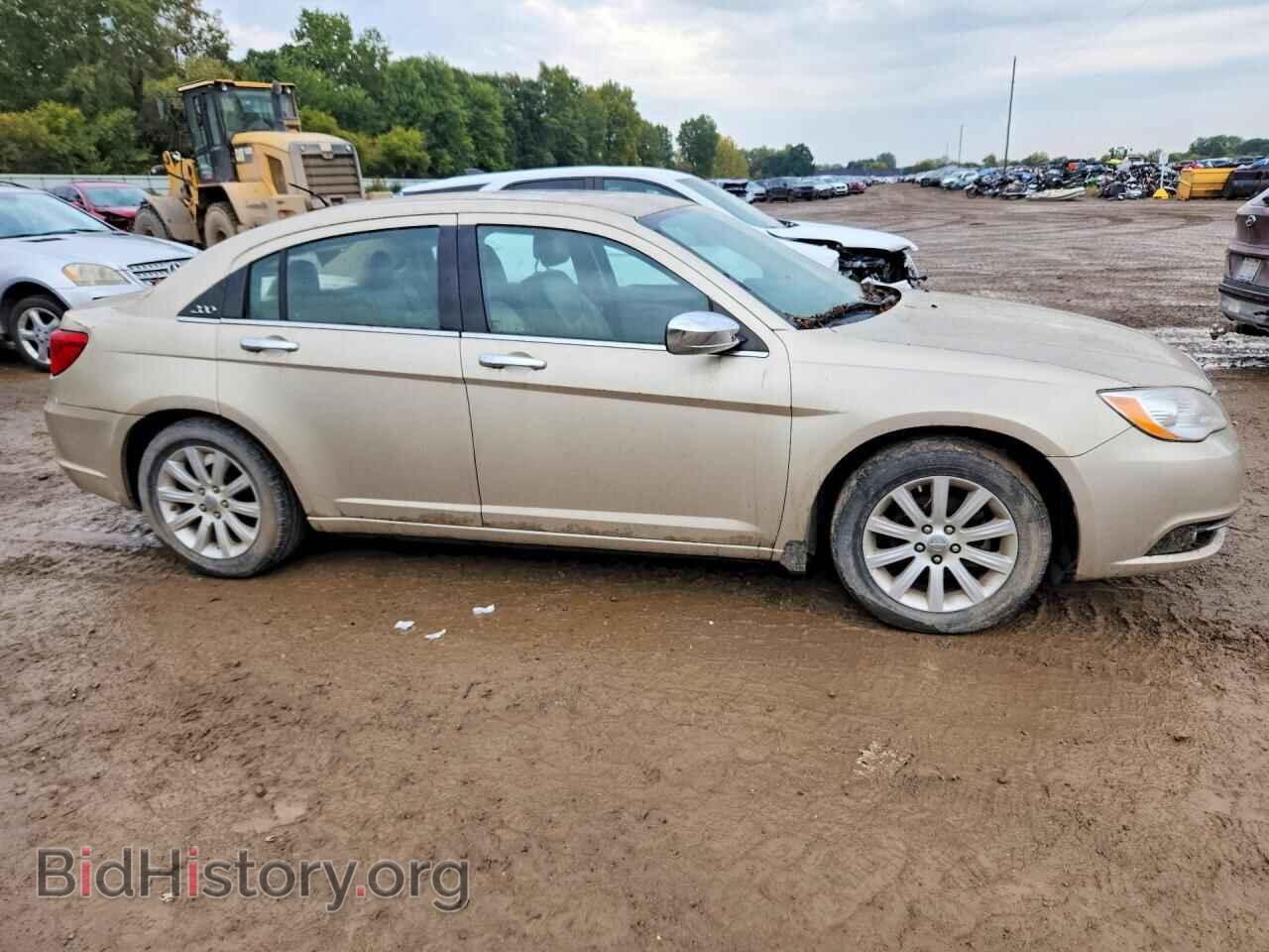 2013 CHRYSLER 200 - VIN: 1C3CCBCG9DN574232 - Photo 4