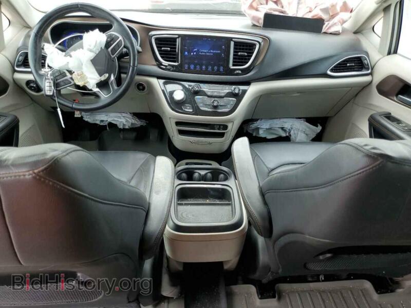 2017 Chrysler PACIFICA (VIN 2C4RC1BG7HR526318) — фото 8 из 13
