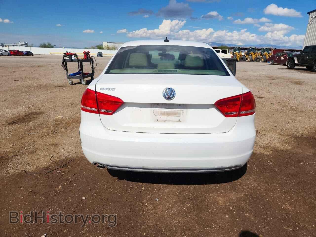 2013 Volkswagen PASSAT (VIN 1VWAP7A36DC143084) — photo 6 of 12