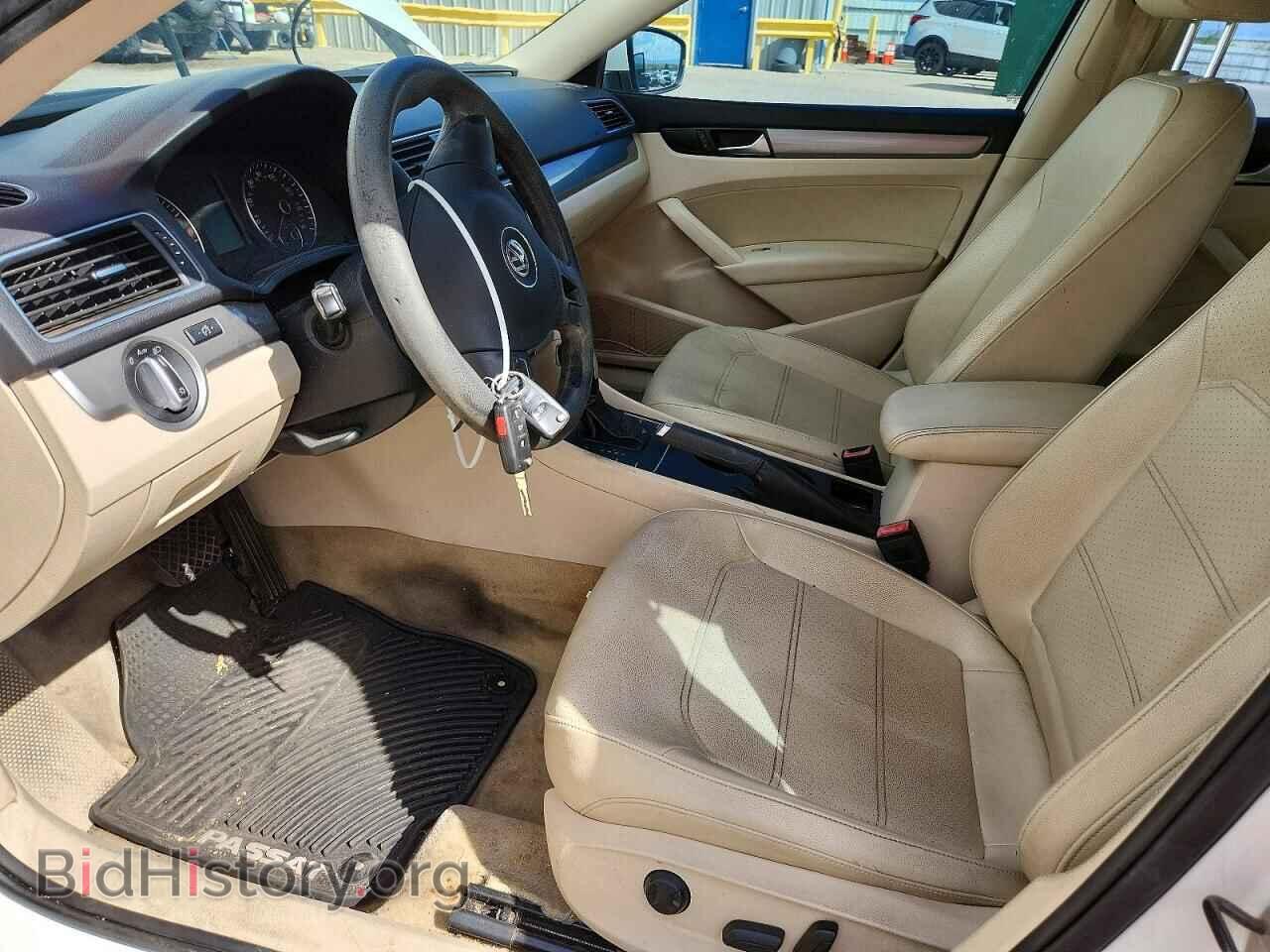 2013 Volkswagen PASSAT (VIN 1VWAP7A36DC143084) — photo 7 of 12