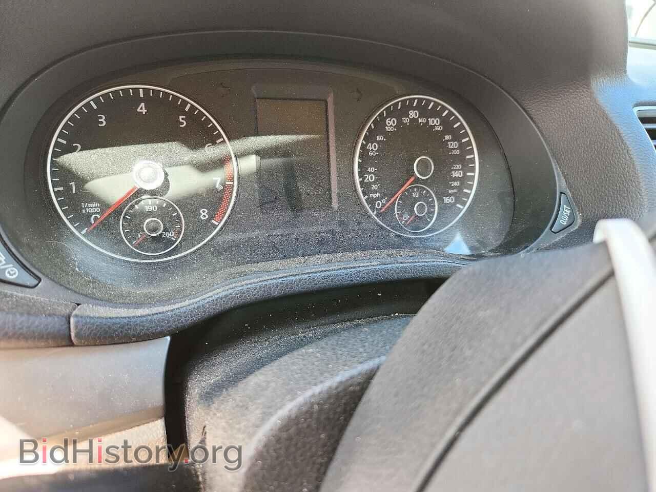 2013 Volkswagen PASSAT (VIN 1VWAP7A36DC143084) — photo 9 of 12