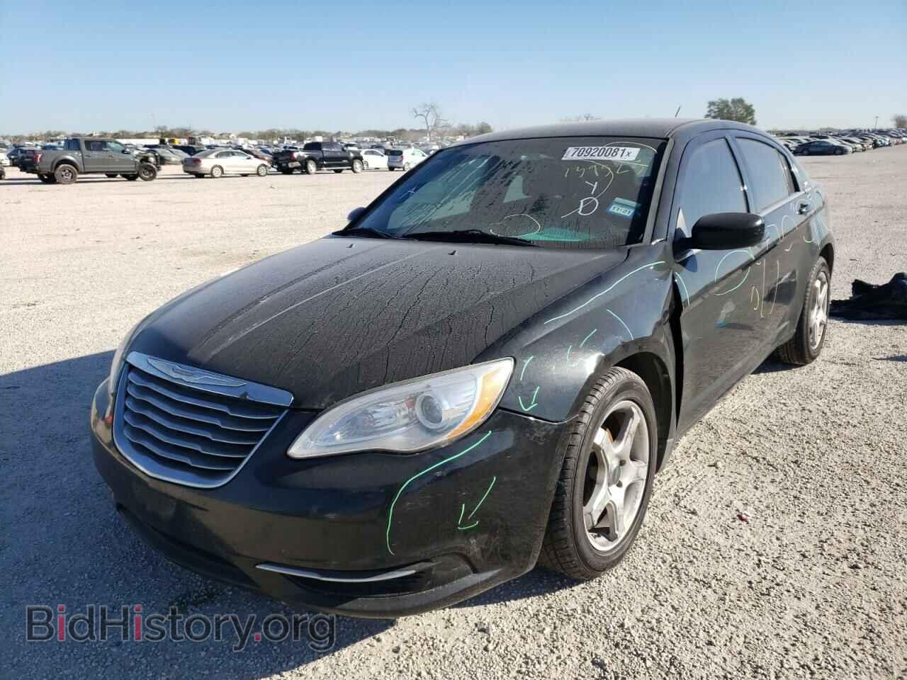 2013 CHRYSLER 200 - VIN: 1C3CCBBG3DN528607 - Фото 2