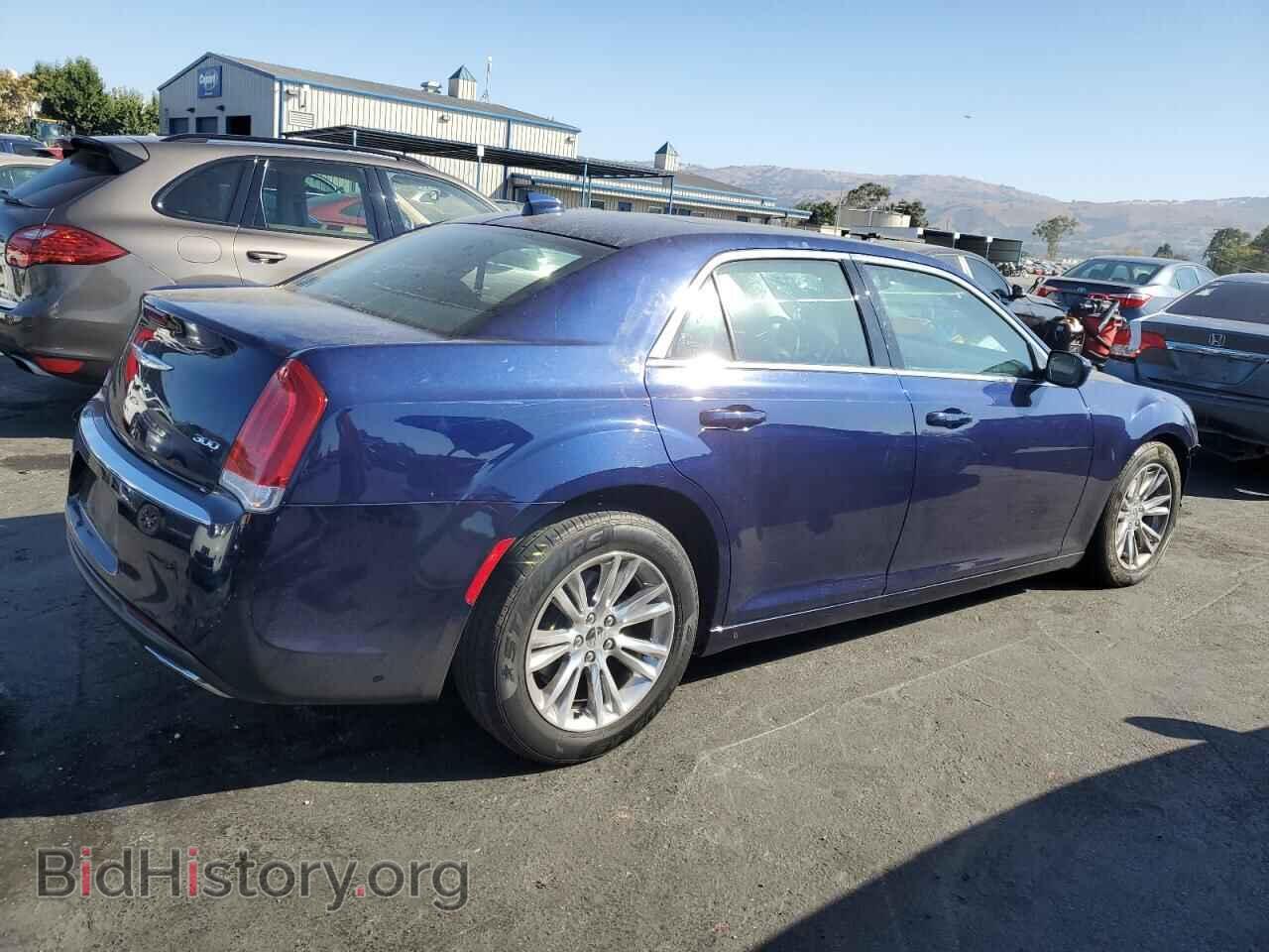 2017 CHRYSLER 300 - VIN: 2C3CCAAG0HH631963 - Фото 3