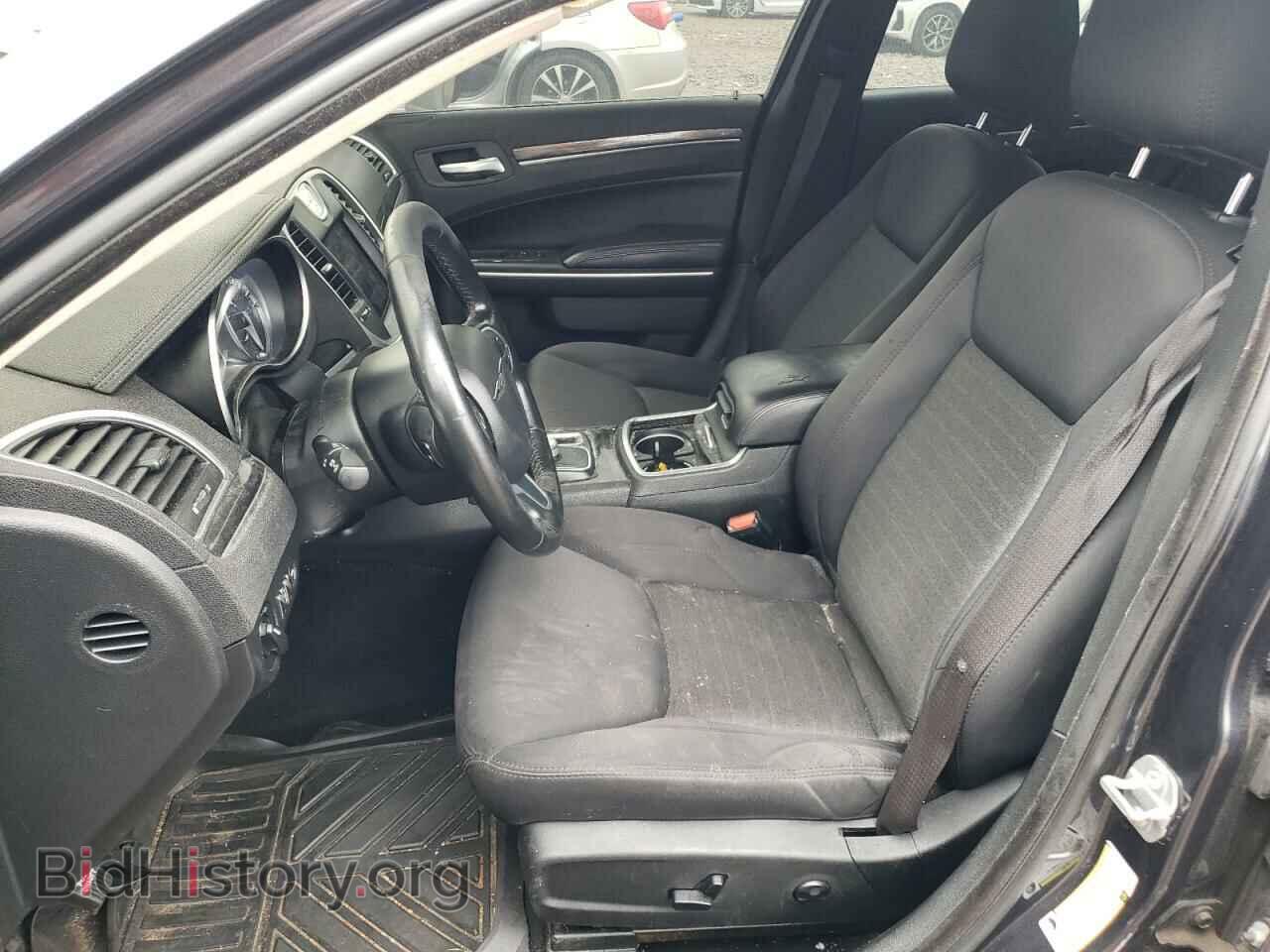 2019 CHRYSLER 300 - VIN: 2C3CCAAG2KH555976 - Фото 7