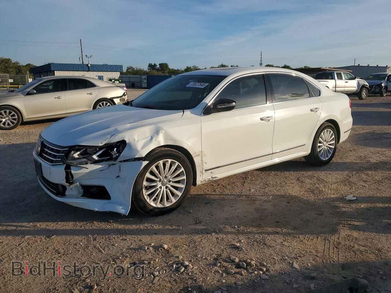 Photo 1VWBT7A30HC028048 - VOLKSWAGEN PASSAT 2017
