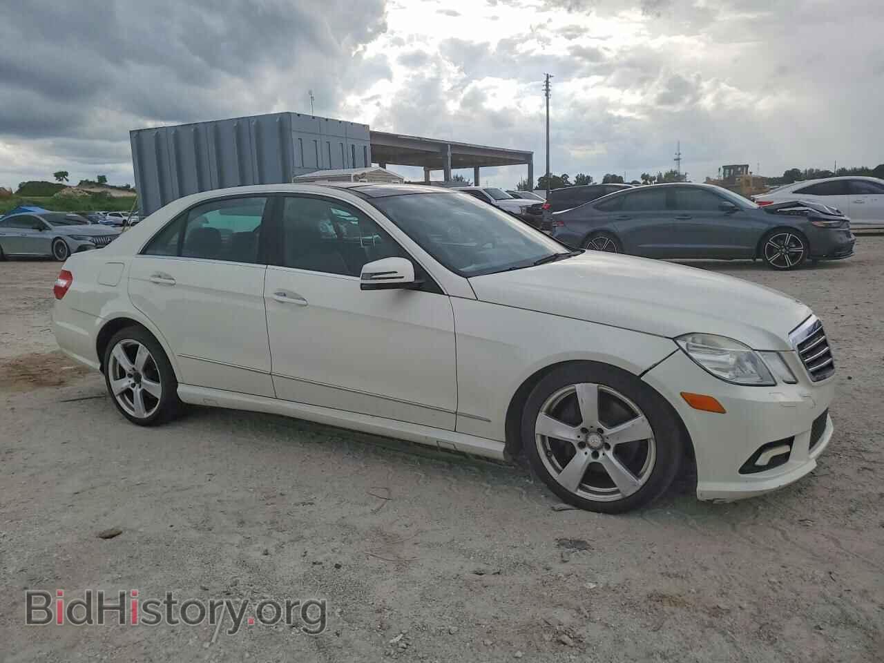 2011 MERCEDES-BENZ E-CLASS - VIN: WDDHF5GB5BA353374 - Photo 4