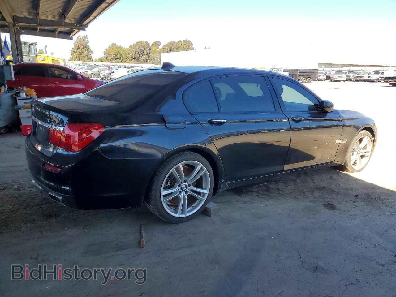 2012 BMW 7 SERIES - VIN: WBAKB8C52CC852469 - Photo 3
