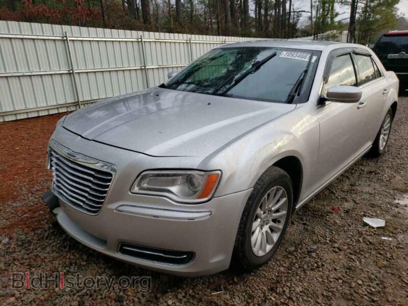 2012 Chrysler 300 (VIN 2C3CCAAG2CH107366) — photo 2 of 10