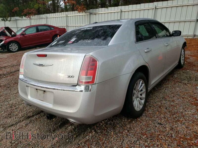 2012 Chrysler 300 (VIN 2C3CCAAG2CH107366) — photo 4 of 10