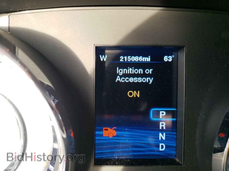 2012 Chrysler 300 (VIN 2C3CCAAG2CH107366) — photo 8 of 10