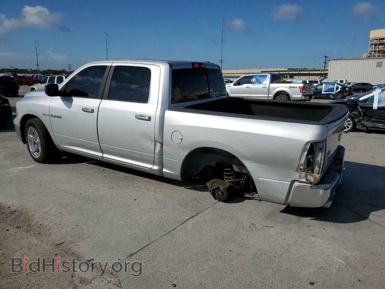 2010 DODGE RAM 1500 - VIN: 1D7RB1CT8AS144758 - Фото 2