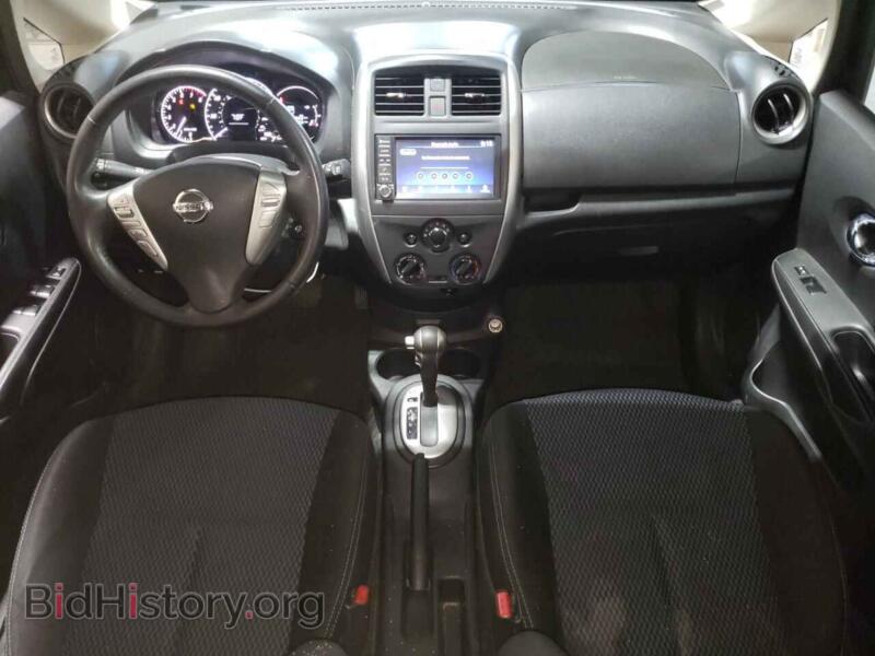 2019 Nissan VERSA (VIN 3N1CE2CP3KL355644) — фото 8 из 12