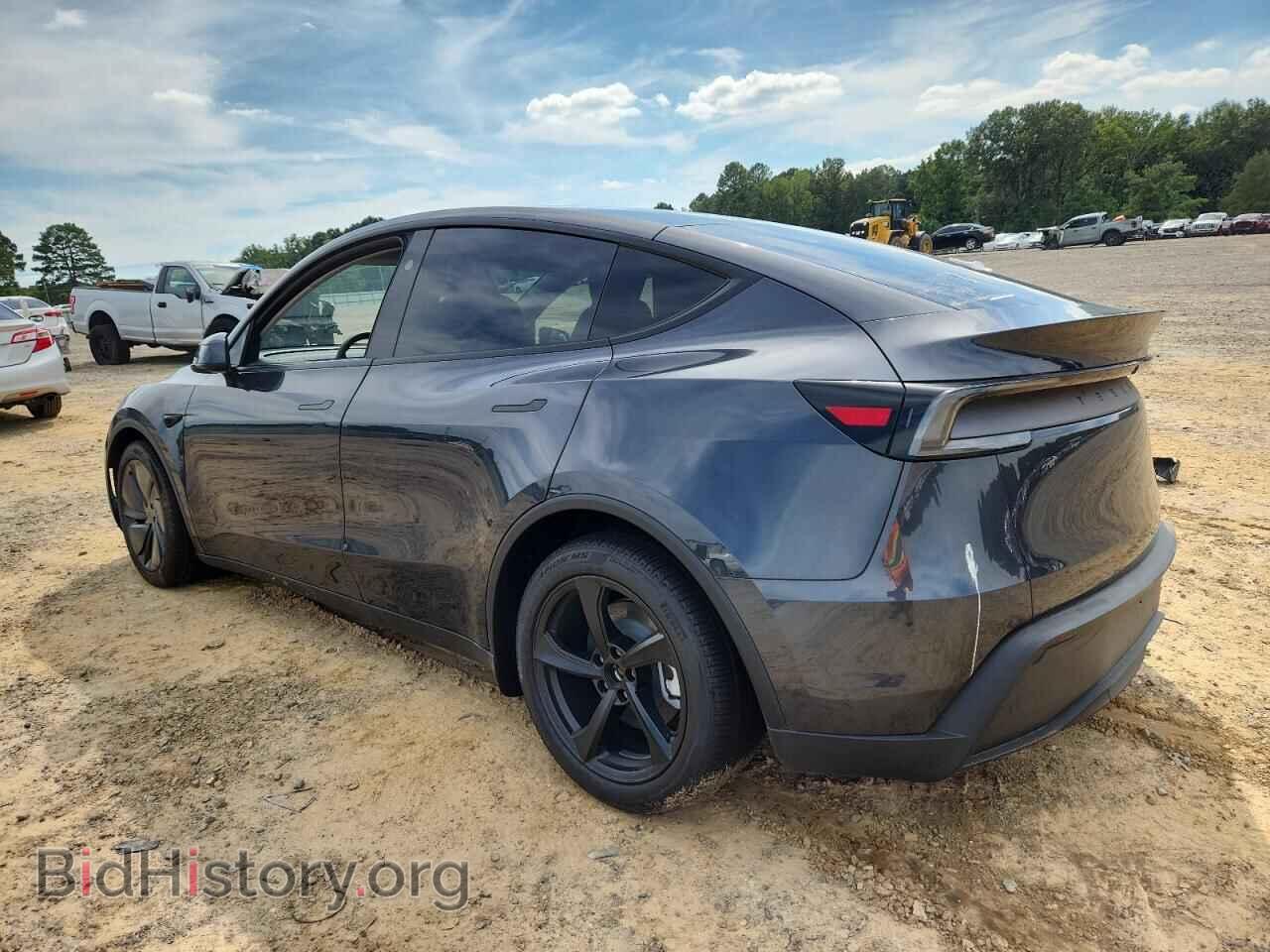 2026 TESLA MODEL Y - VIN: 7SAYGDEE2TA399459 - Фото 2