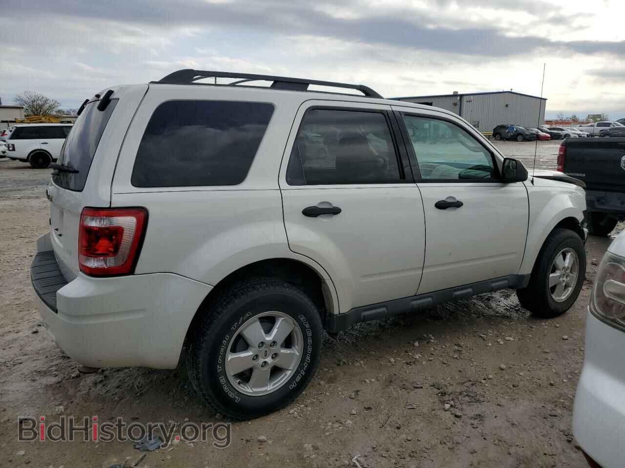 2011 FORD ESCAPE - VIN: 1FMCU0D76BKC62892 - Фото 3