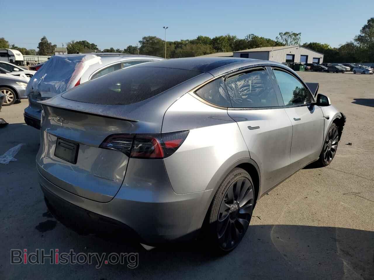 2024 TESLA MODEL Y - VIN: 7SAYGDEF7RA288973 - Фото 3