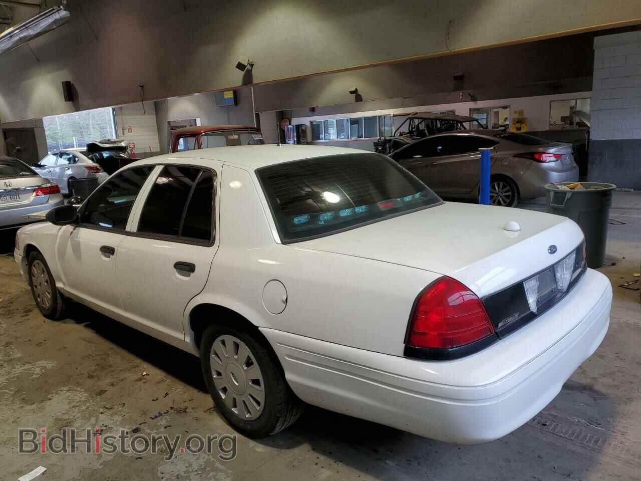 2011 FORD CROWN VIC - VIN: 2FABP7BV7BX157198 - Фото 2