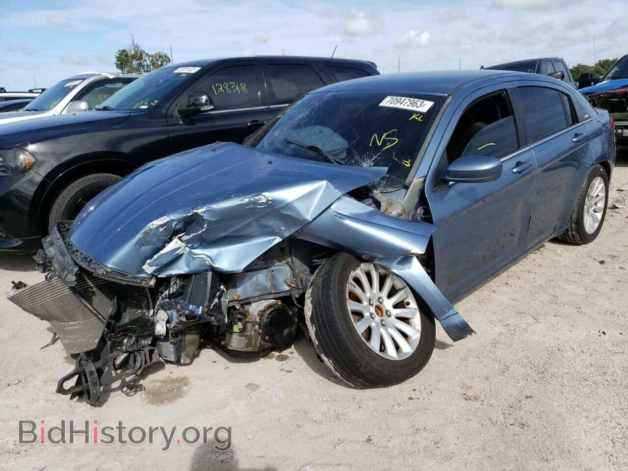 Photo 1C3BC4FB3BN536449 - CHRYSLER 200 2011