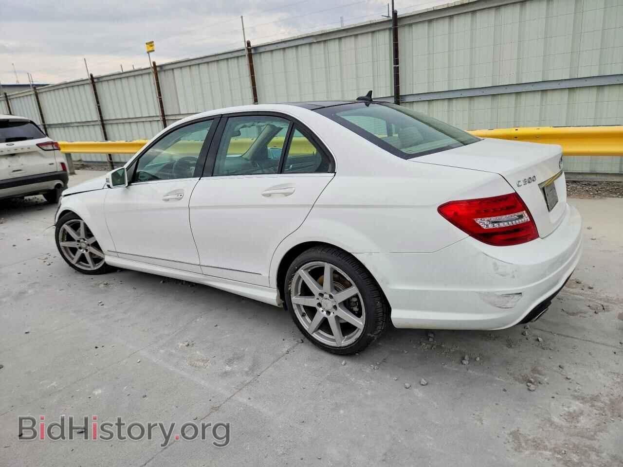 2014 MERCEDES-BENZ C-CLASS - VIN: WDDGF8AB3EA957838 - Фото 2