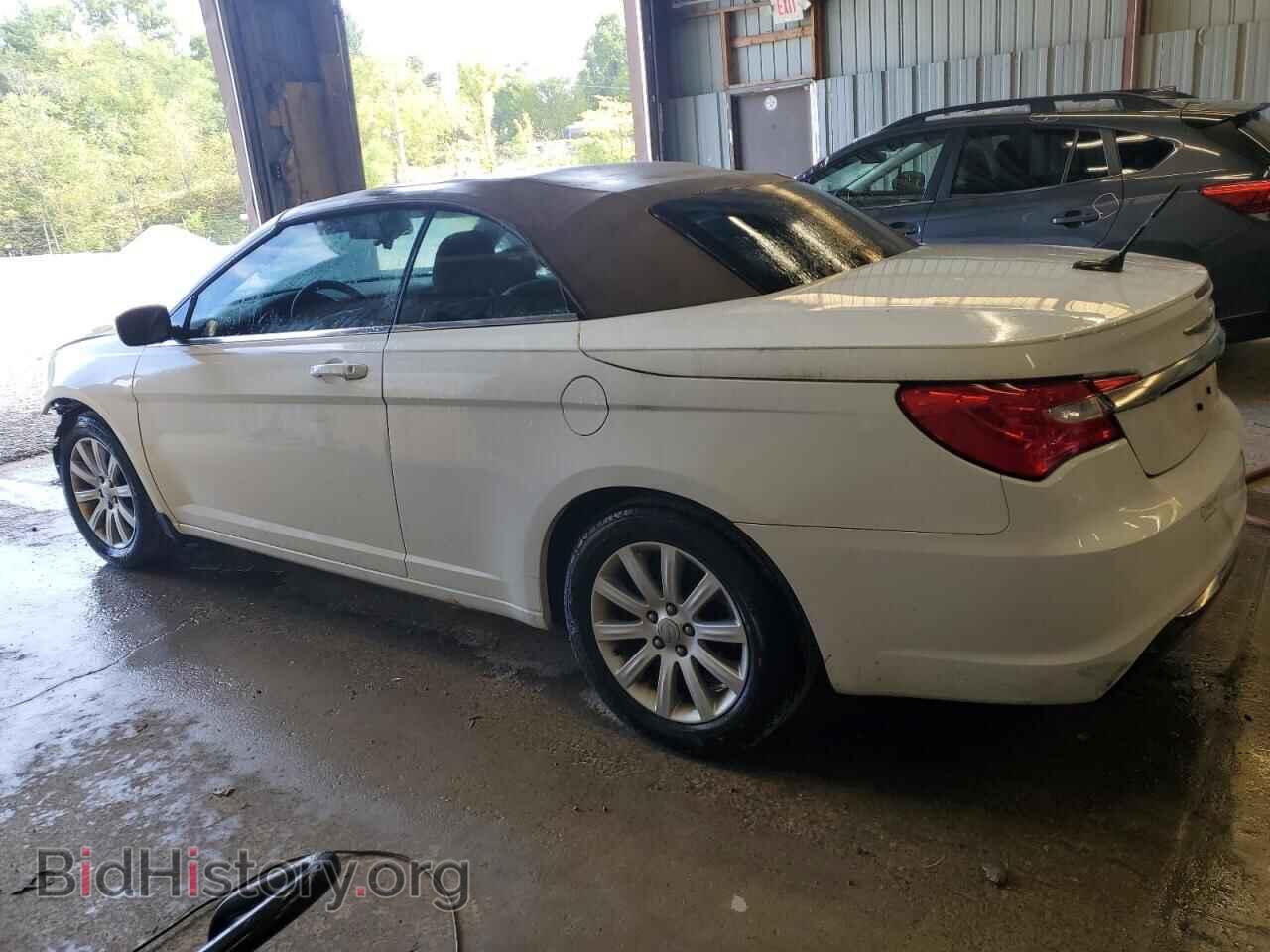 2011 CHRYSLER 200 - VIN: 1C3BC2EBXBN554792 - Фото 2