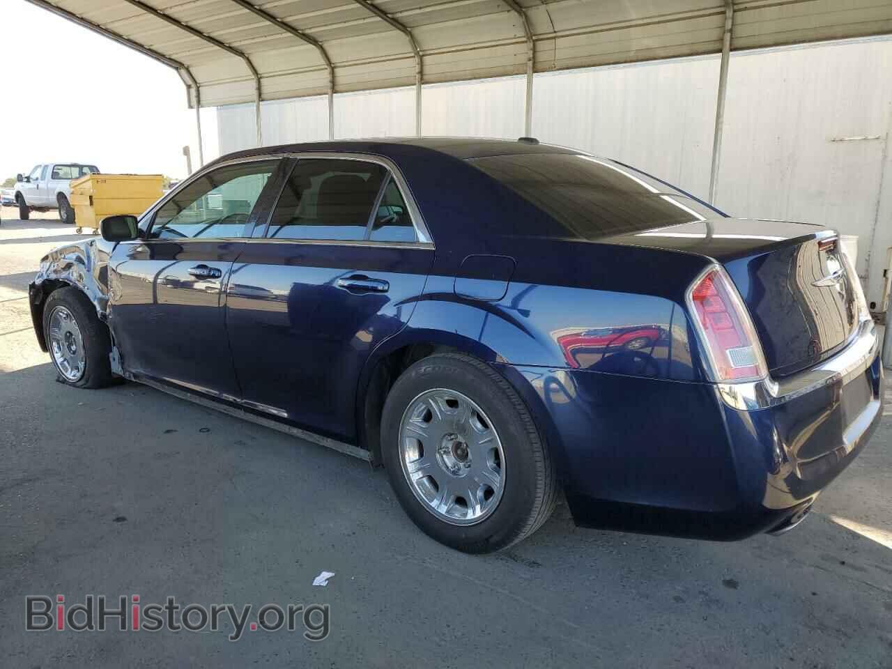 2013 CHRYSLER 300 - VIN: 2C3CCAAG8DH703065 - Фото 2