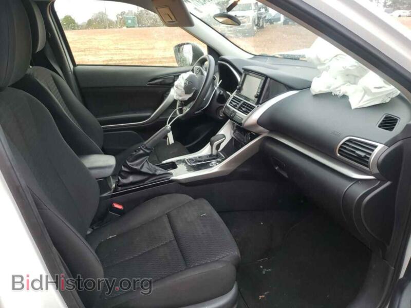 2018 Mitsubishi ECLIPSE (VIN JA4AT3AA8JZ068400) — photo 5 of 10