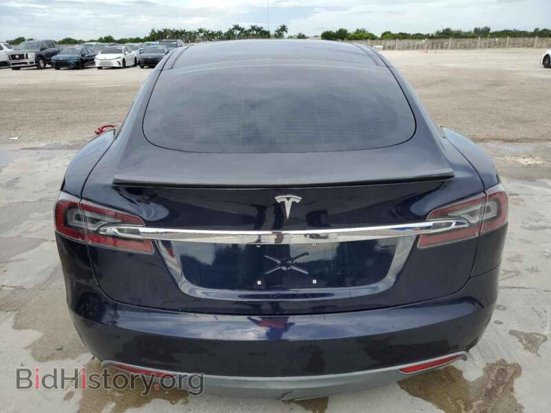 2013 Tesla MODEL S (VIN 5YJSA1DP6DFP12734) — фото 6 из 13