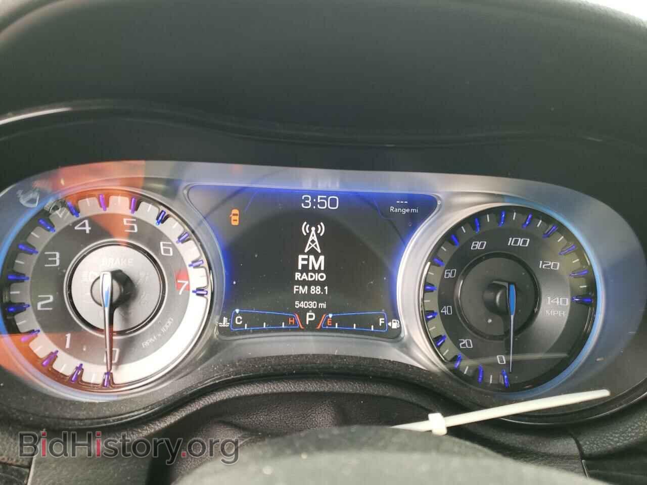 2017 CHRYSLER 300 - VIN: 2C3CCABG2HH662680 - Фото 8
